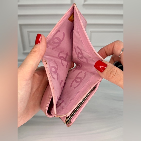 Chanel Pink Cambon Compact Bifold Wallet – Authentic | Full Set & COA - Picture 10 of 12